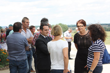 Visite ministérielle dans une exploitation agricole à Drouville (54)