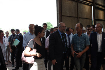 Visite ministérielle dans une exploitation agricole à Drouville (54)